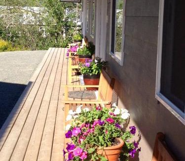 Haines Junction Hotel | Parkside Inn