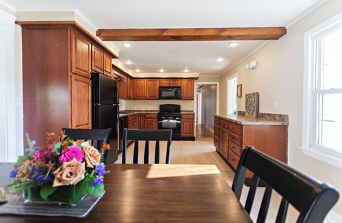 Pond Cove House | Pastoral Tranquil Walkable to Trails Dining Shopping Secure Bike Boat Storage