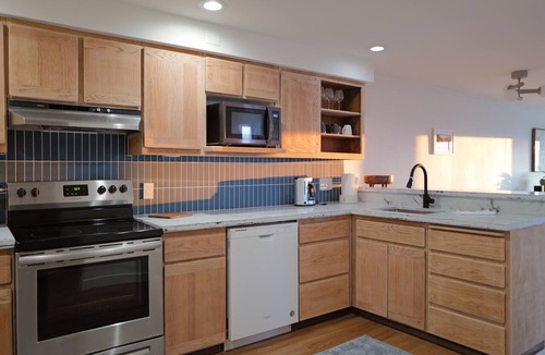 Everett Apartment | Peaceful 2-bedroom apartment in Everett perfect for your stay