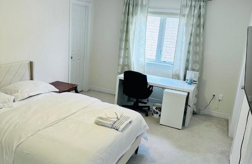 Cookstown Bed & Breakfast | Peaceful and cozy stay in Charming Innisfil House