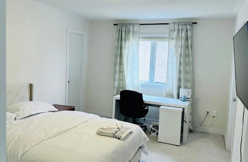 Cookstown Bed & Breakfast | Peaceful and cozy stay in Charming Innisfil House