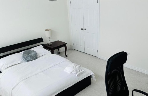 Cookstown Bed & Breakfast | Peaceful and cozy stay in Charming Innisfil House