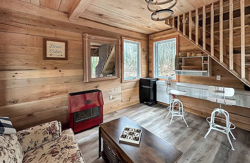 Langton Apartment | Peaceful Forest Retreat | Loft Beds, FirePit, Wifi