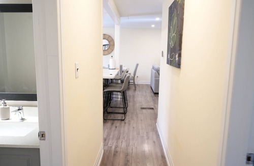 Kitchener House | Peaceful Kitchener Getaway 5BR Home w/BBQ & Modern Kitchen