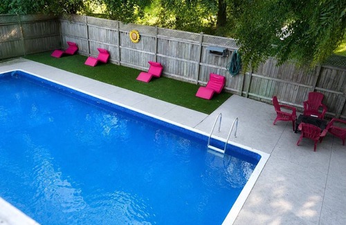Kitchener House | Peaceful Kitchener Getaway 5BR Home w/BBQ & Modern Kitchen