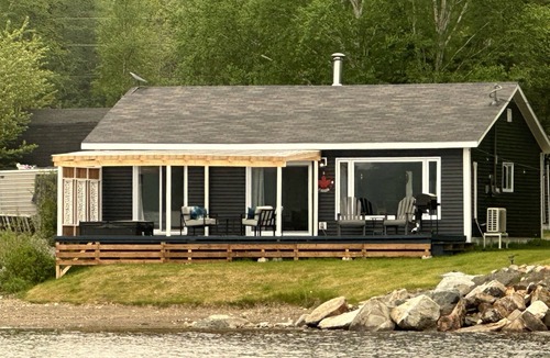 Newfoundland Cabin | Peaceful lake front space were nature is at you door step.