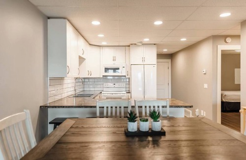Central Okanagan Condo | Peaceful Lakeside w/Mountain Views - CasaLoma