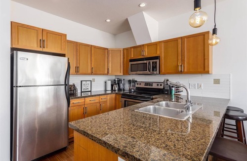 Central Okanagan Condo | Peaceful Retreat with Breathtaking View