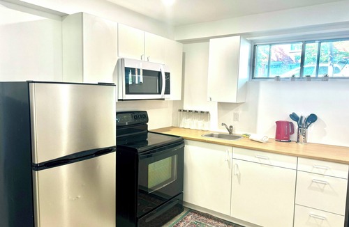 Nouveau-Rosemont Apartment | Peaceful stay in Montreal - Large 3 1/2 near parks and attractions