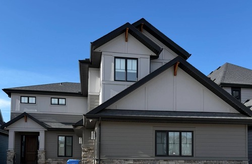 Keith House | Pearl of Calgary | Scenic Riverfront Walkout 2BR | Easy access to Banff