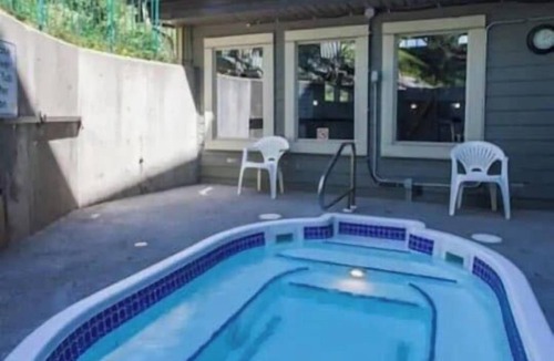 East Kootenay Condo | Penthouse w/Valley Views, Indoor Pool & Hot Tub