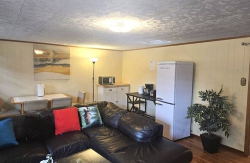 London Apartment | Perfect 1-bedroom apartment with AC in beautiful, serene West London