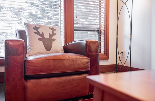 Whistler House | Perfect 4 bedroom, 3 bathroom home with a private hot tub | Montebello | Minutes from the village