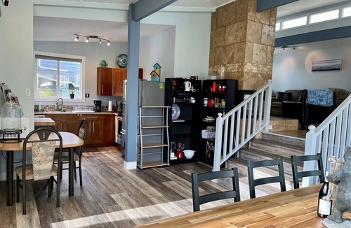 Okanagan-Similkameen House | Perfect 5bdr family vacation home with 100 feet of private lakefront