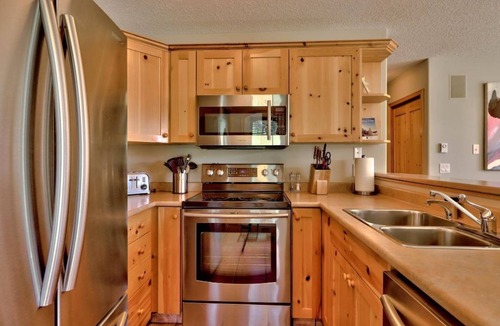 Sun Peaks House | Perfect family vacation home 4 bedroom w/private hot tub