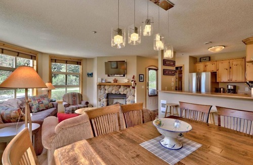 Sun Peaks House | Perfect family vacation home 4 bedroom w/private hot tub