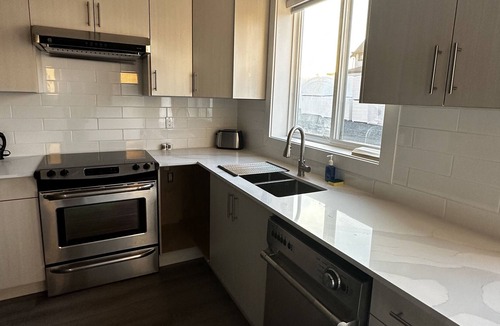 Surrey Other | Perfection In the City: A 2-bedroom Guest Suite near Beach, Shopping , highways