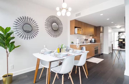 Downtown Vancouver Condo | Perfectly Located Luxury Yaletown condo