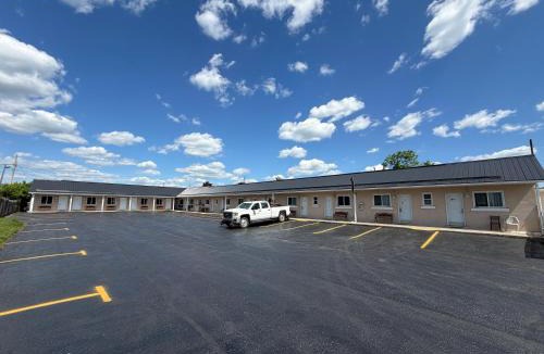 Perth Hotel | Perth Plaza Inn & Suites