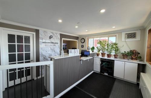 Perth Hotel | Perth Plaza Inn & Suites
