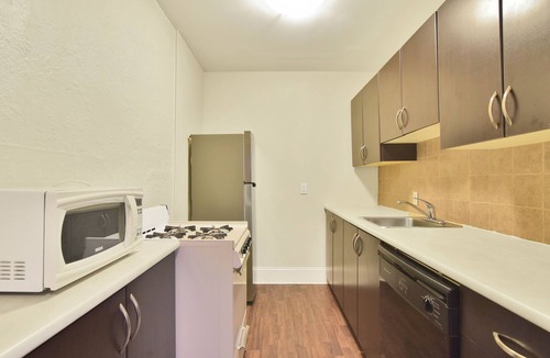 West End Apartment | Pet Friendly 2 Bedroom - Furnished @ 935 Jervis