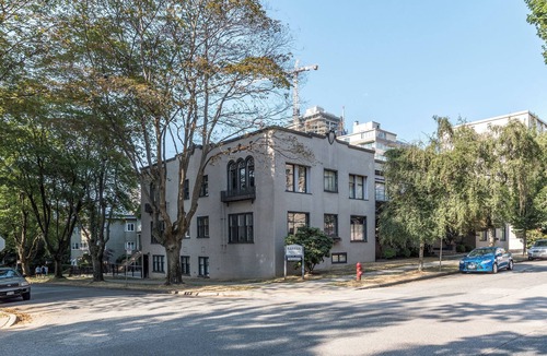 West End Apartment | Pet Friendly 2 Bedroom - Furnished @ 935 Jervis