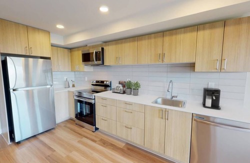 Sappertown Condo | Pet Friendly - 408 E Columbia – 2 Bedroom with Balcony