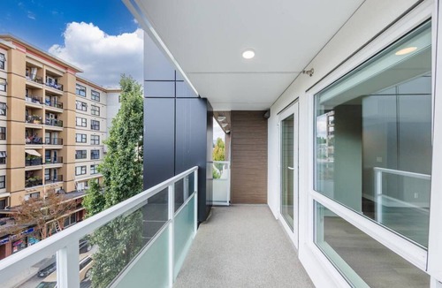 Sappertown Condo | Pet Friendly - 408 E Columbia – 2 Bedroom with Balcony