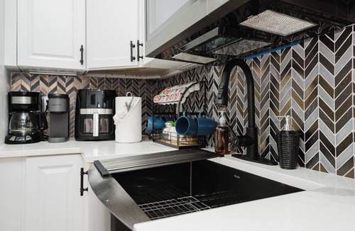 Ashmont House | Pet friendly 5-Bedroom 3-full bath Boston Home, Subway access & Scenic View 76