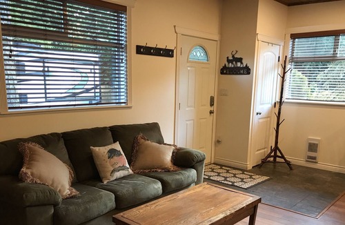 Regional District of Nanaimo Cabin | Pet Friendly Cabin On The World Class Nanaimo River