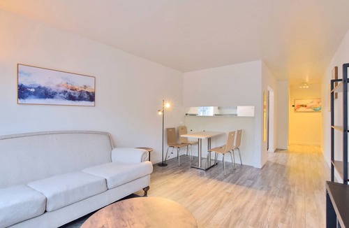 West End Apartment | Pet Friendly Furnished One Bedroom@1540 Haro