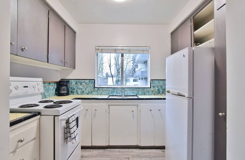 West End Apartment | Pet Friendly Furnished One Bedroom@1540 Haro