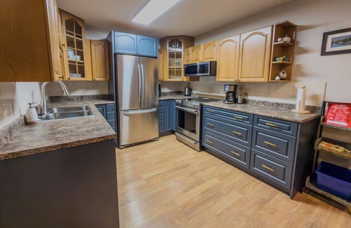 East Kootenay House | Pet-friendly Silver Birch unit w/private hot tub