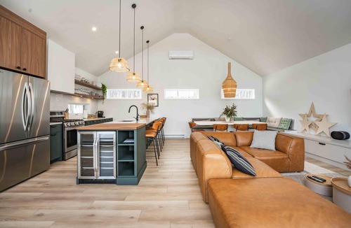 Petite-Riviere-Saint-Francois House | Phil Good 1219L Spa, Breathtaking view + Loft