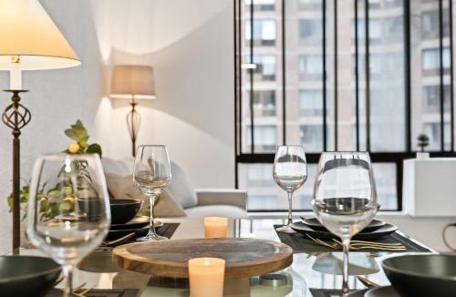 Milton Park Apartment | Picasso Residence Montreal