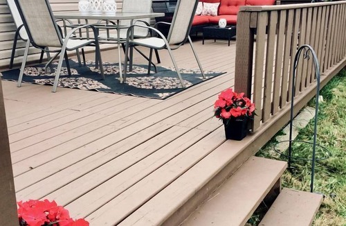 Terra Nova Cottage | Picturesque Cottage with Spacious Large Backyard and BBQ in Canada