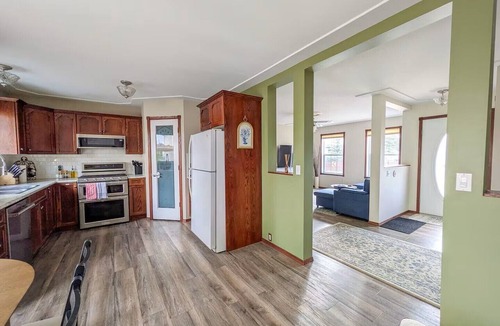 Sylvan Lake House | Pine Barrens Lake Retreat Next to Beach w/ Hot Tub