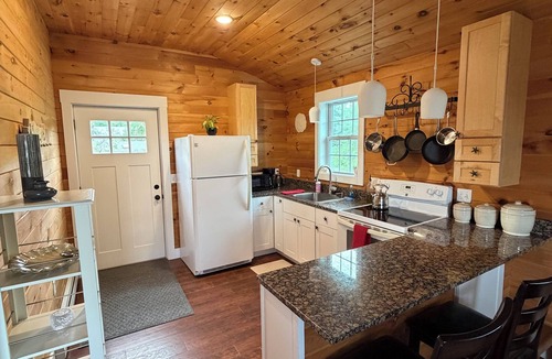 Scarborough Apartment | Pine Point Beach Lookout Entire 1 bedroom rental unit .5 miles from the beach