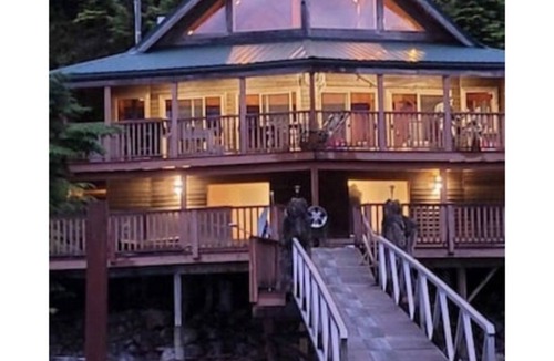 Pitt Meadows Cabin | Pitt Lake Cabin