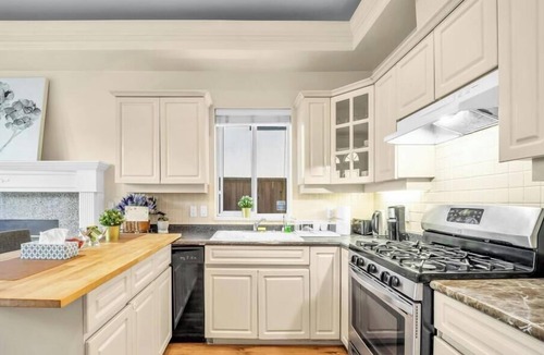 Sunset House | Pleasant 2-bedroom house in Vancouver