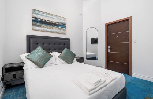 West Queen West Hotel | Plush Hotel