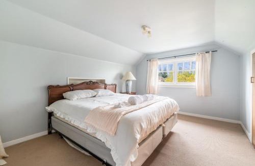 West Point Grey Apartment | Point Grey 4BR Home near UBC Sleeps 10