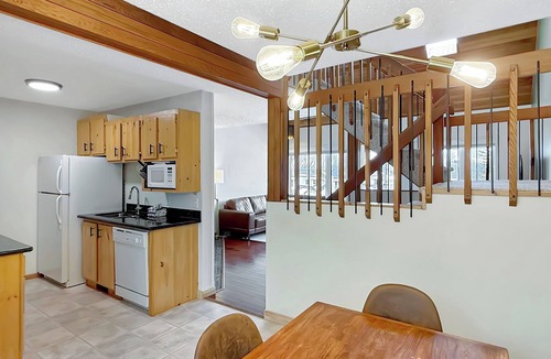 East Kootenay House | Polaris Chalet - 2 Bdrm Mountain Getaway