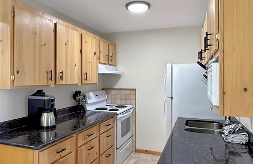 East Kootenay House | Polaris Chalet - 2 Bdrm Mountain Getaway