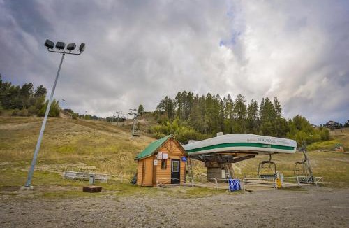 East Kootenay Apartment | Polaris Lodge by StayIn
