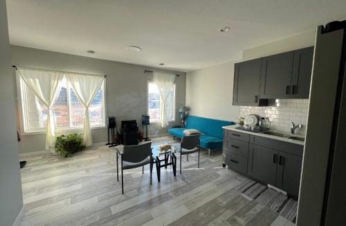Airdrie House | Pond view Walkout