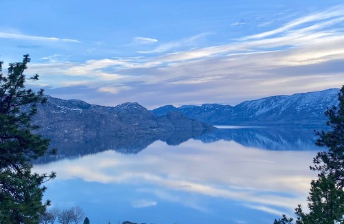 Central Okanagan House | Ponderosa Lookout