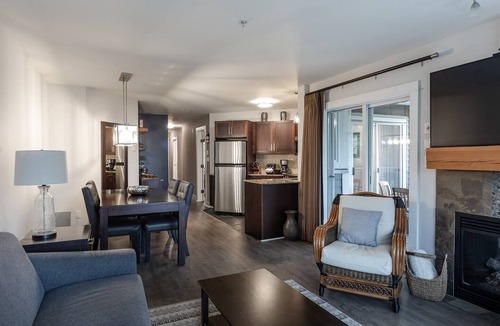 Regional District of Nanaimo Condo | Pool Kayaks BBQ Tides & Tranquility Suite A