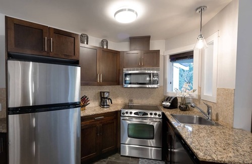 Regional District of Nanaimo Condo | Pool Kayaks BBQ Tides & Tranquility Suite A