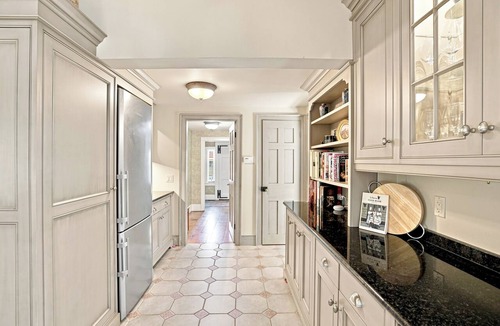 Old Town Historic District House | Pool Old Town NOTL 6 PPL Pet Friendly Historic Home